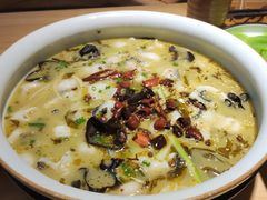 老味酸菜鱼-小六汤包·老字号·中华名小吃(兴庆路店)