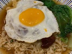 叉烧煎蛋出前一丁-龙记香港茶餐厅(久光百货店)