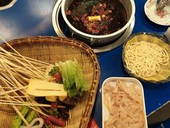 -马路边边串串香(延庆环球新意广场店)