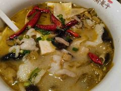 -渝是乎酸菜鱼(龙旗购物中心店)