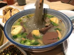 金陵鸭血粉丝汤-弄堂小笼包(西青中北永旺购物中心店)