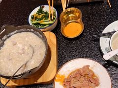 -何妹湿辣牛肉·粤式烧烤砂煲(桂雅路店)