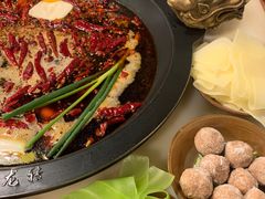 -黄潇洒老火锅(九眼桥宏济巷店)