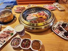 -汉江山料理级自助烤肉黑金冠(周口好吃城店)