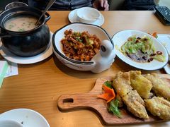 黄金脆皮猪手-莲餐厅·湖北菜·藕汤是头牌(愚园路店)