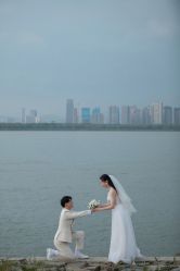 -雪中彩影婚纱摄影·微光艺术中心