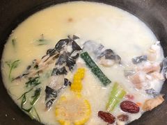 -咕嘟草帽鱼·牛奶一样的鲜鱼汤(包河万达广场创始店)