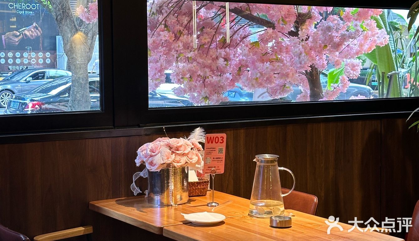 在深圳 好喜欢这种氛围感bistro 🥂