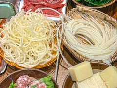 -黔有有贵州酸汤夺夺粉火锅(五味十字店)