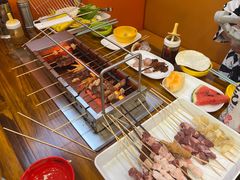 -哈尔滨小酒馆·鲜肉现穿自助烧烤(康新花园店)