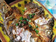 -老街烧烤大排档·地道湖北菜·龙虾馆(汉口火车站店)