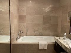 -上海龙之梦万丽酒店