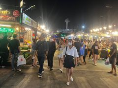 -席娜卡琳火车铁道夜市