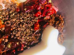 有料红锅-喜悦小串丹东小黄牛海鲜烧烤大排档(民主广场店)