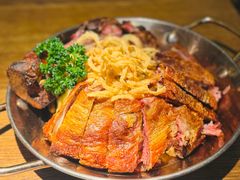 烤猪肘配酸菜和土豆泥-宝莱纳餐厅(滨江店)