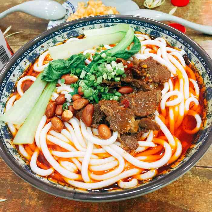 打分 招牌黄牛肉粉真的很好吃!老板本事就是湖南人.