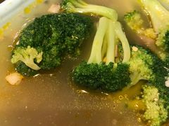 -哇蛙牛功夫面渝都料理(龙阳广场店)