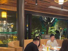 -茅草房·河畔园林火锅