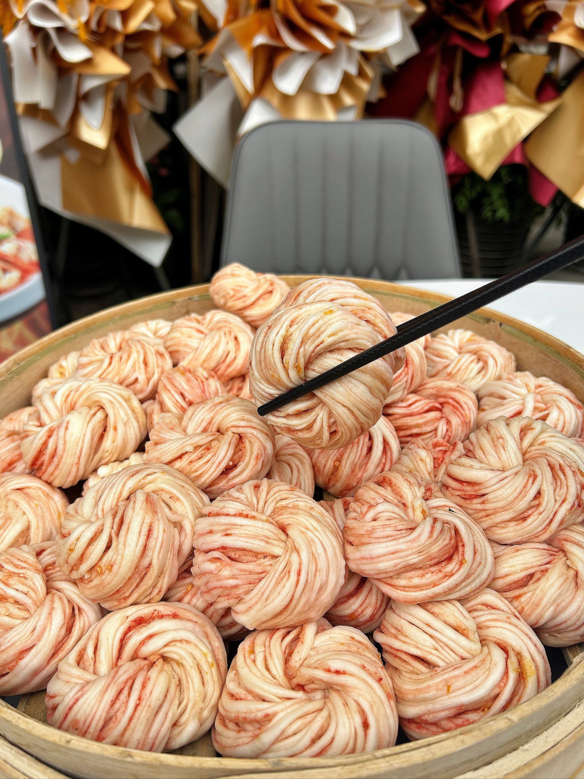 在上海!吃到了自贡特色美食"燕窝丝"!