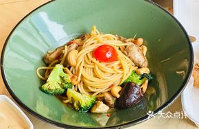 Basil Spicy Chicken Pasta