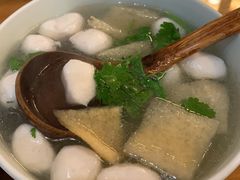 香菜鱼圆汤-双塔老饭店