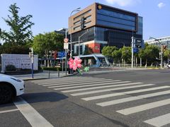 -虹桥天地-停车场