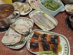 -四囍码头海鲜烧烤自助火锅(外滩南京东路悦荟广场店)