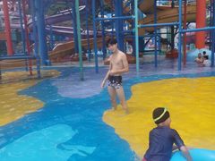 -平湖九龙山乐满地水上乐园