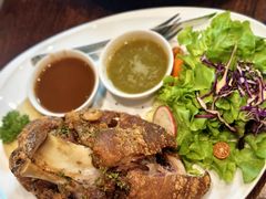 -Chom Cafe and Restaurant