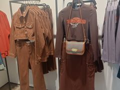 -URBAN REVIVO(上海中庚漫游城店)