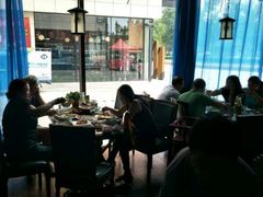 大堂-东口码头·烧鸽子·鱼头泡饼·地方菜(金鹰悦城店)
