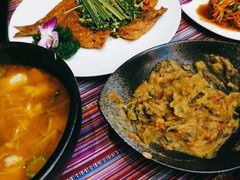 -香巴拉云南餐厅(华莱坞店)