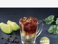 热恋蜜瓜气泡美式-luckincoffee瑞幸咖啡(香港名店街店)