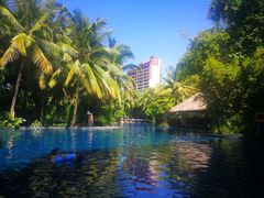 -三亚湾海居铂尔曼度假酒店