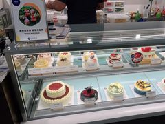 面包甜点陈列柜-派悦坊·甜品·蛋糕(虹口龙之梦店)