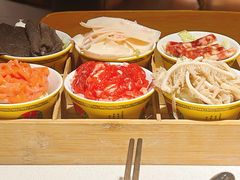 -茅草房·河畔园林火锅