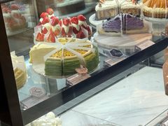 面包甜点陈列柜-黑草莓(重庆路店)