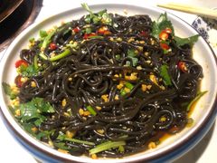 酸辣蕨根粉-蛙蛙叫干锅年代(簋街总店)