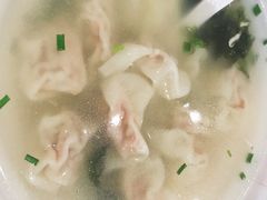鲜肉小馄饨-老半斋(福州路店)