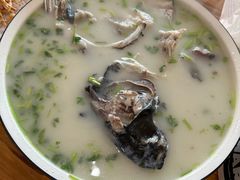 -美顺香食府鱼头老店(雪野湖店)