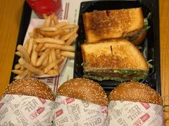 -The Habit Burger Grill 哈比特汉堡(复兴soho店)