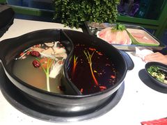-钢管厂五区小郡肝串串香(奥克斯广场锦城万达店)