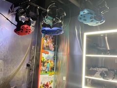 -VR+乐园·VR电竞·家庭亲子·密室逃脱·轰趴团建