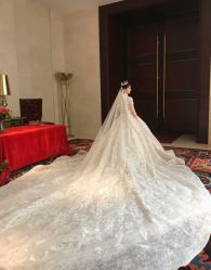 -艾米丽婚纱礼服