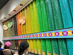 -m豆巧克力世界(上海世茂广场店)