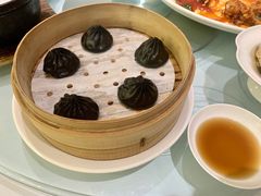 墨鱼汁黑松露小笼包-上海小南国(金桥国际广场店)