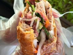 -Bánh Mì Huynh Hoa