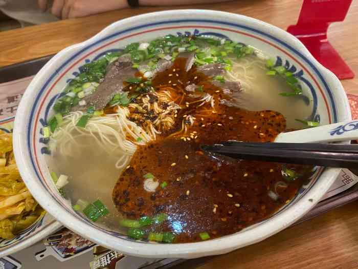 伊兰兴手工牛肉面-"终于来这家馆子,吃到了兰拉中的一窝丝,想.