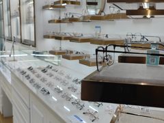-翰佐蔡司小乐圆·依视路星趣控·暴龙眼镜折扣店