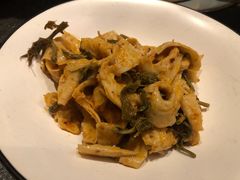 香椿拌面筋-丝路金桃·新疆菜(徐汇店)